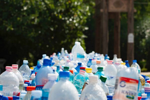 Quelle est la responsabilité des consommateurs dans la lutte contre la pollution plastique ?